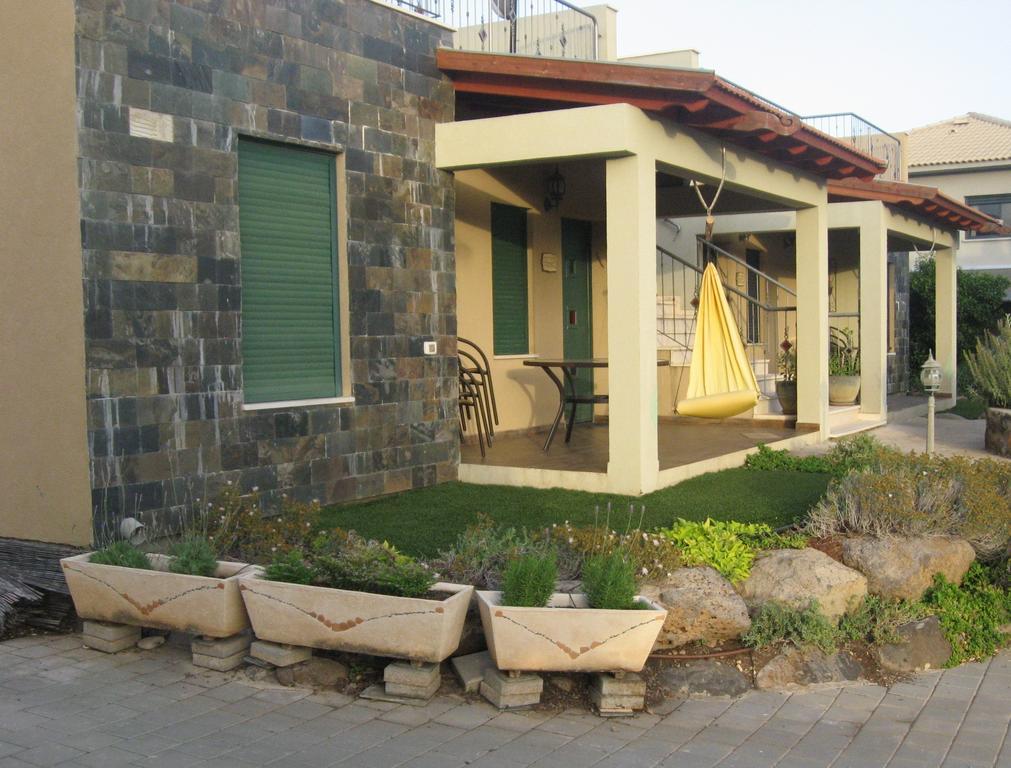 Tenebagolan Suites Zimmers Had Nes Exterior photo